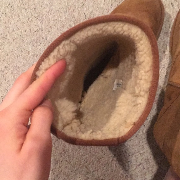 Used uggs - Picture 3 of 5